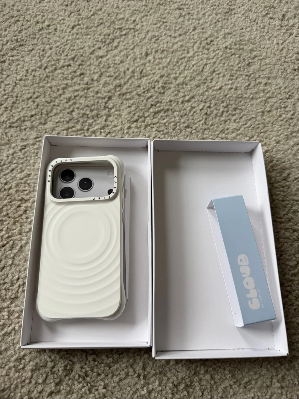 New Casetify iPhone White Silicon 17 Pro case with box